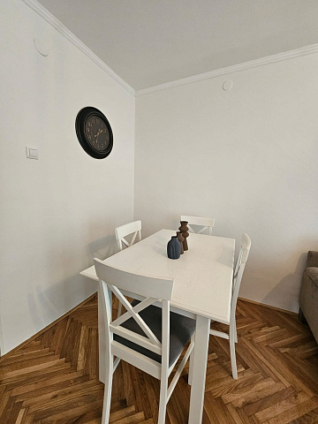 Beautiful and spacious two-bedroom apartment in an excellent location — photo 4